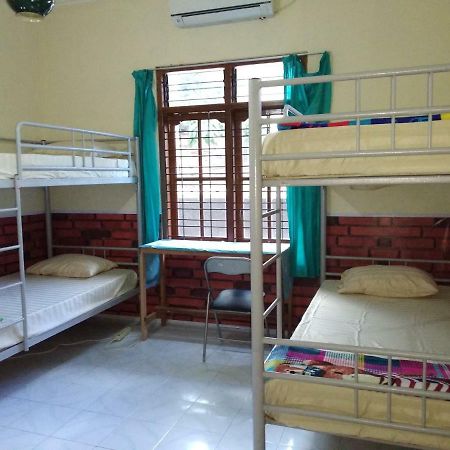 Szabrian Hostel Denpasar Exterior foto